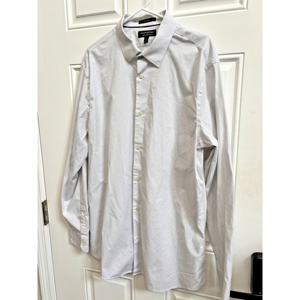 Banana Republic Wrinkle Resistant Athletic Fit Button Up Shirt Size XL Tall Mens - Picture 2 of 5